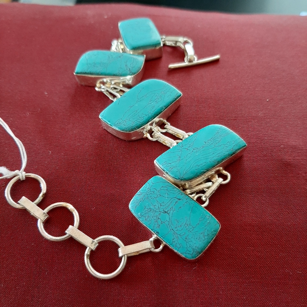 Ladies jewelry